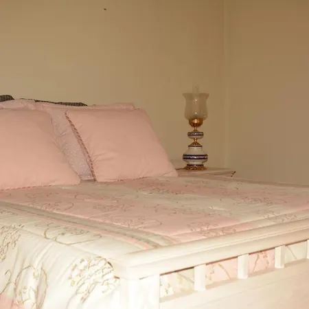 Chambres D Hotes Jacuzzi Bed & Breakfast *