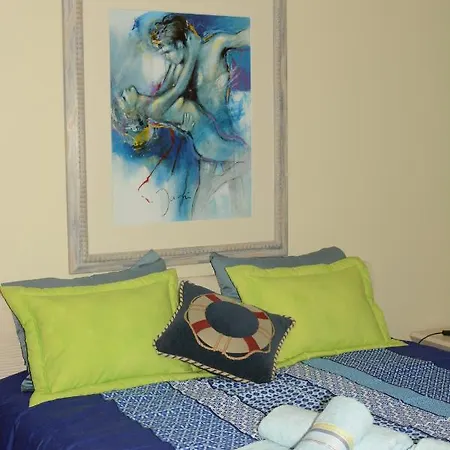Chambres D Hotes Jacuzzi Bed & Breakfast